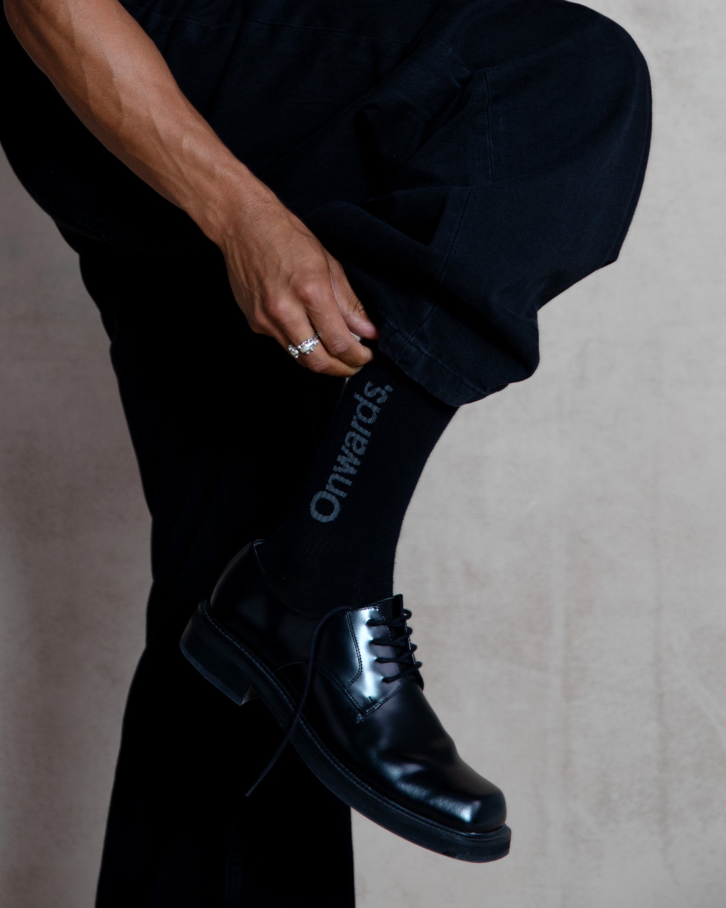 The Onwards Socks – Black